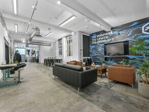 43-45 Mitchell St, London to rent Interior Photo- Image 2 of 9