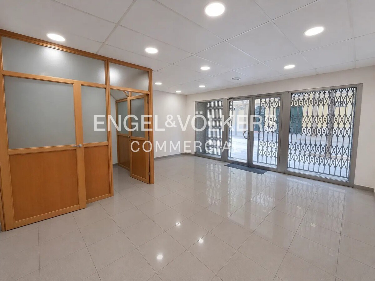 Badalona, BAR 08912 - Unit 1 - - Interior Photo - Image 1 of 7