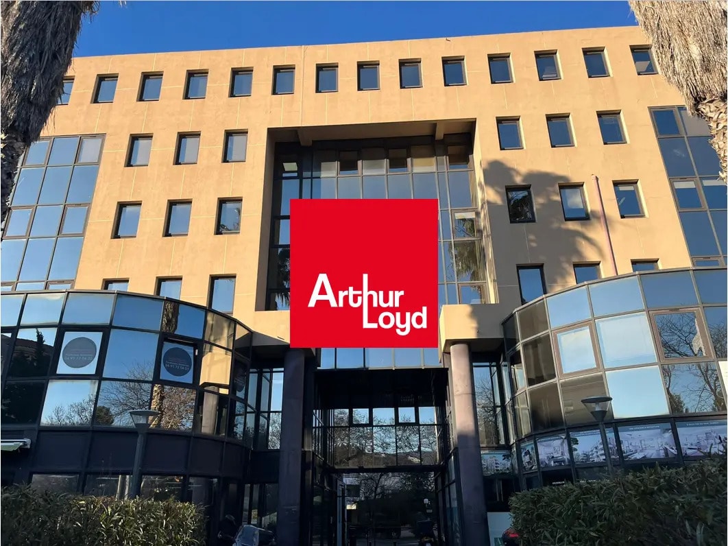 Office in Marseille to rent Building Photo- Image 1 of 10