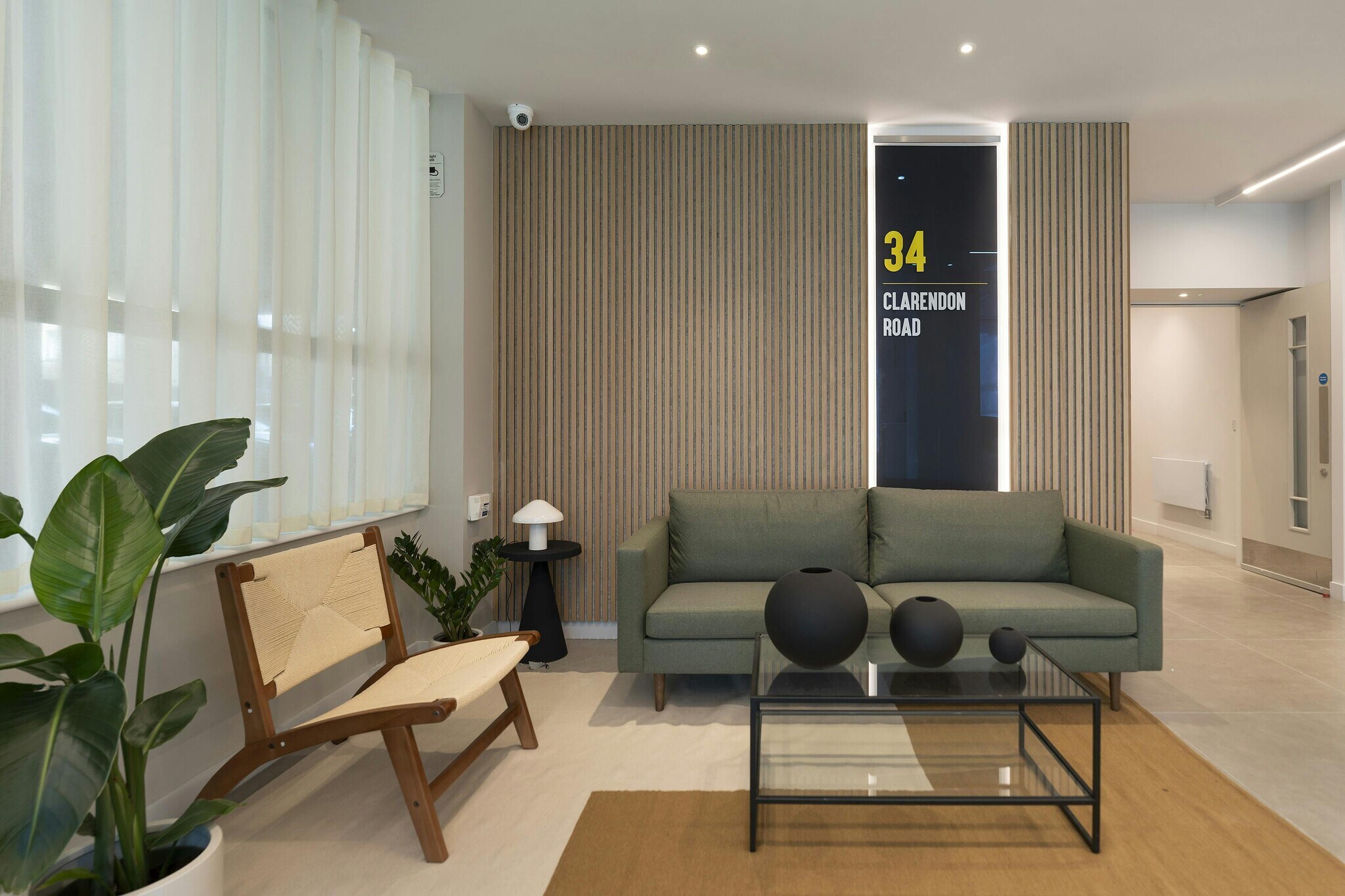 34 Clarendon Rd, Watford to rent Interior Photo- Image 1 of 15