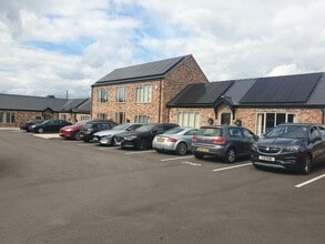 Grove Ln, Stonehouse to rent Building Photo- Image 1 of 1