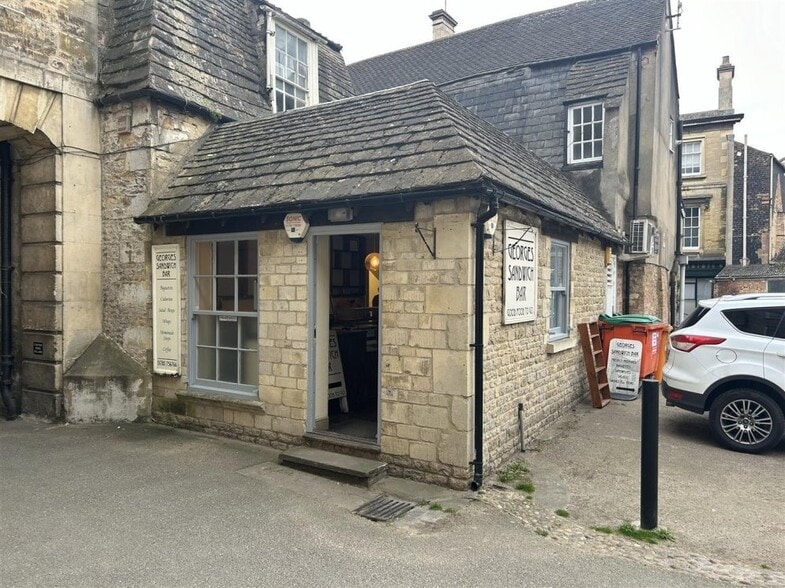 The Gatehouse, 15 St Mary's Street, Stamford to rent - Building Photo - Image 2 of 5