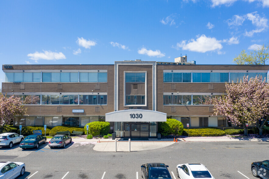 1030 Kings Hwy N, Cherry Hill, NJ for rent - Building Photo - Image 2 of 4