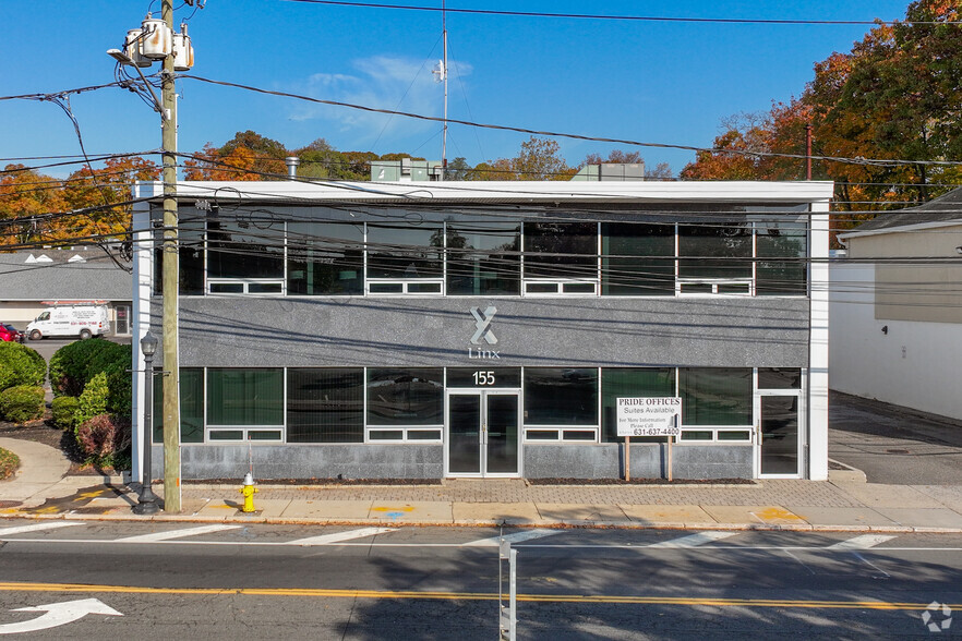 155 E Main St, Smithtown, NY for rent - Building Photo - Image 2 of 11