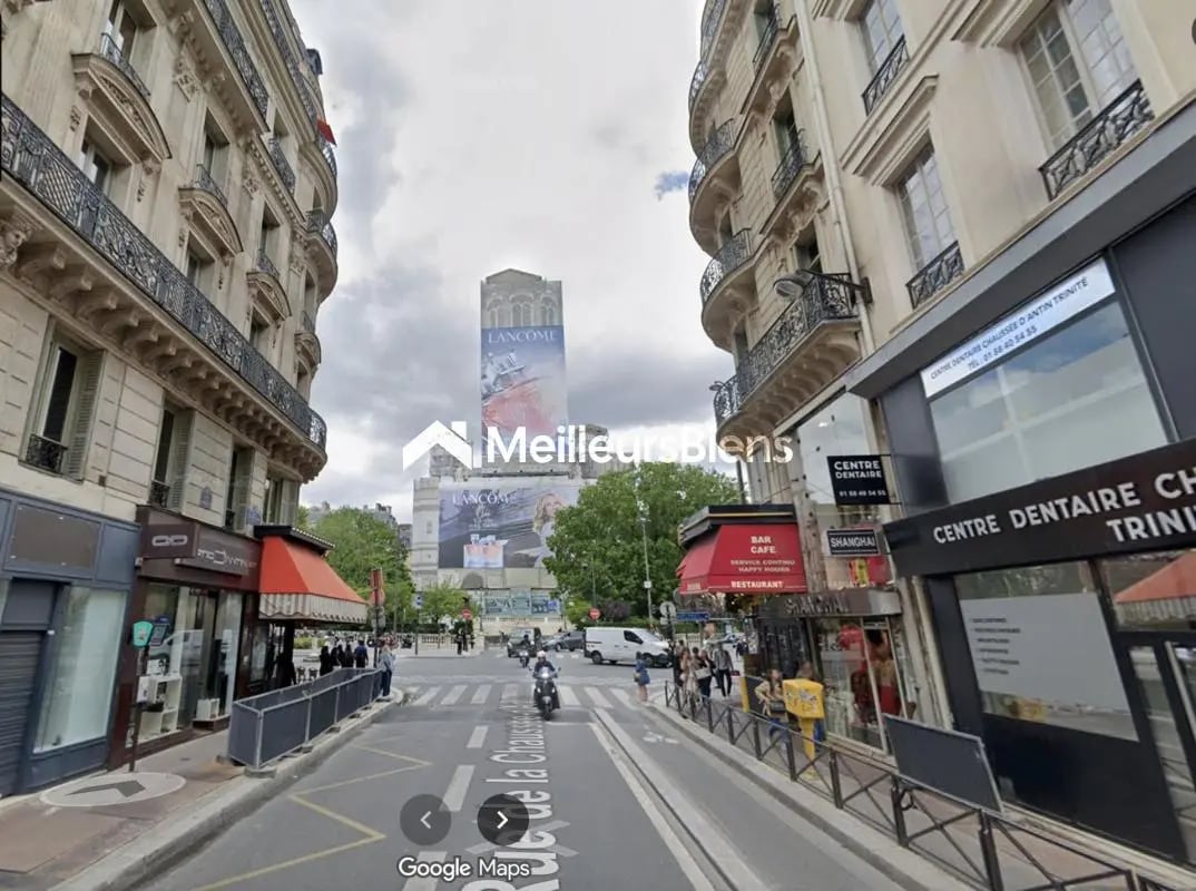 Retail in Paris for sale Building Photo- Image 1 of 2