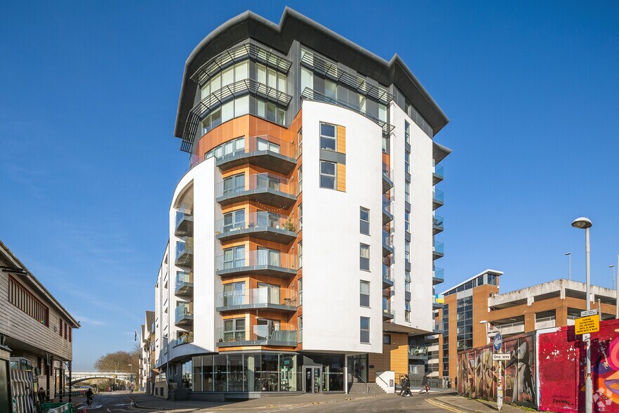 4 Water Ln, Kingston Upon Thames for sale - Primary Photo - Image 1 of 1