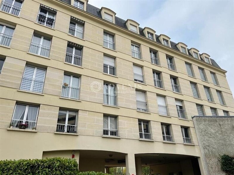 33 Avenue Des Etats Unis, Versailles for sale - Building Photo - Image 1 of 3