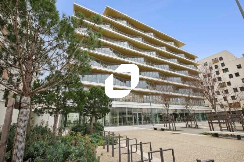 Office in Vénissieux to rent Building Photo- Image 1 of 15