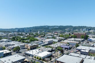940 SE Madison St, Portland, OR - AERIAL  map view