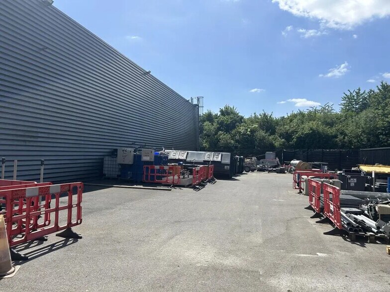 Office in Sainghin-en-Mélantois to rent - Building Photo - Image 2 of 6