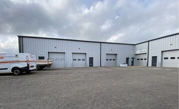 15 Whitehouse Rd, Stirling to rent Building Photo- Image 1 of 5