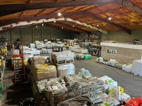 Unit 2, Millside Park Winkfield, Windsor to rent Interior Photo- Image 2 of 7