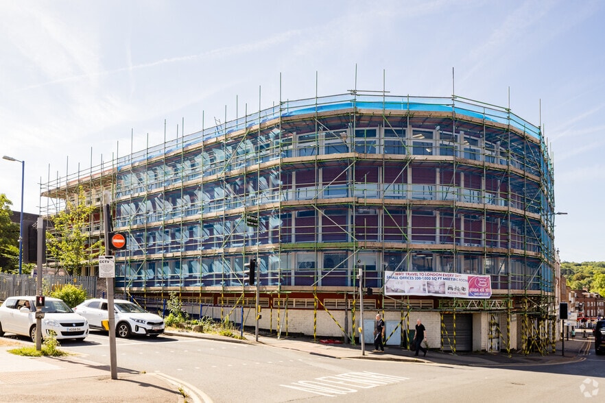 38 Crendon St, High Wycombe for sale - Primary Photo - Image 1 of 1