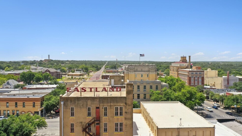 300 E Main St, Eastland, TX for sale - Building Photo - Image 2 of 33