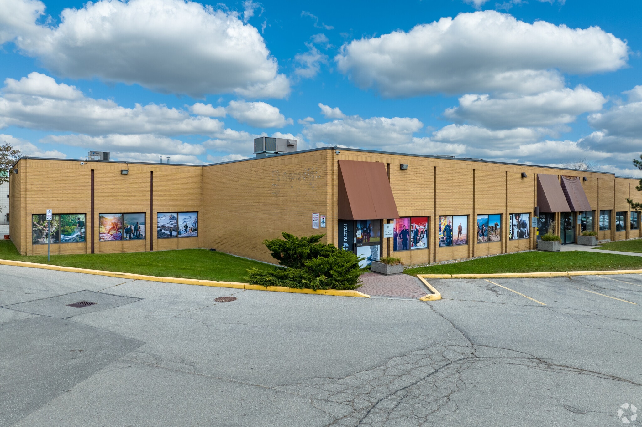 215 Carlingview Dr, Toronto, ON to rent Building Photo- Image 1 of 4