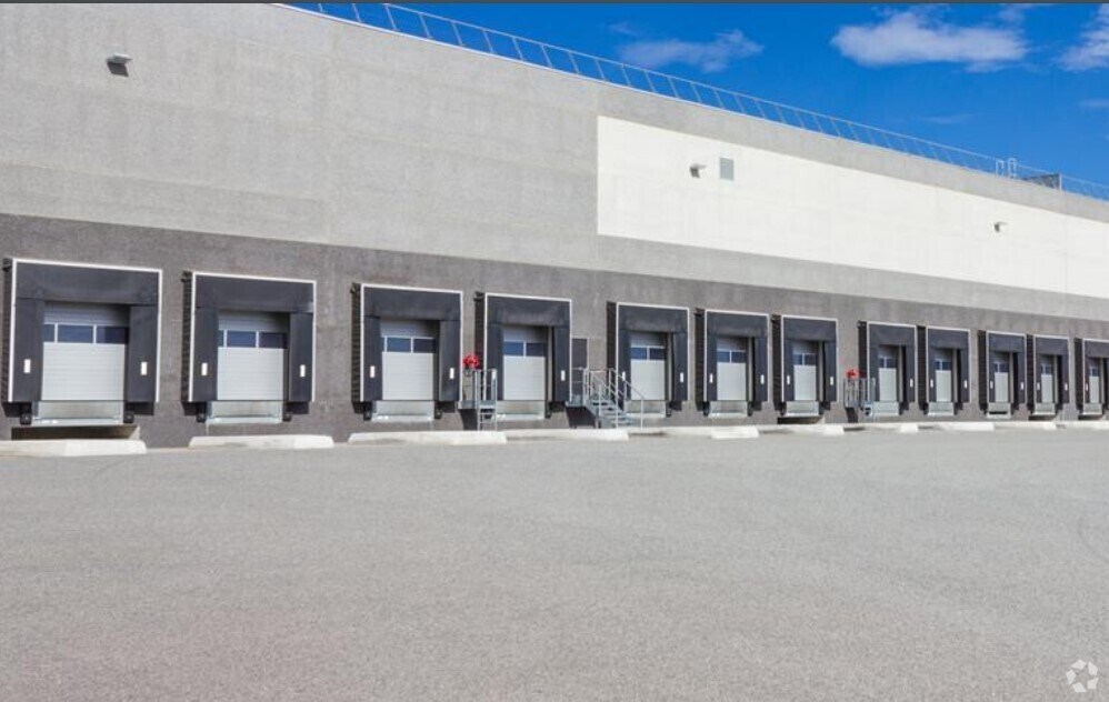 Industrial in Madrid, Madrid to rent Building Photo- Image 1 of 2