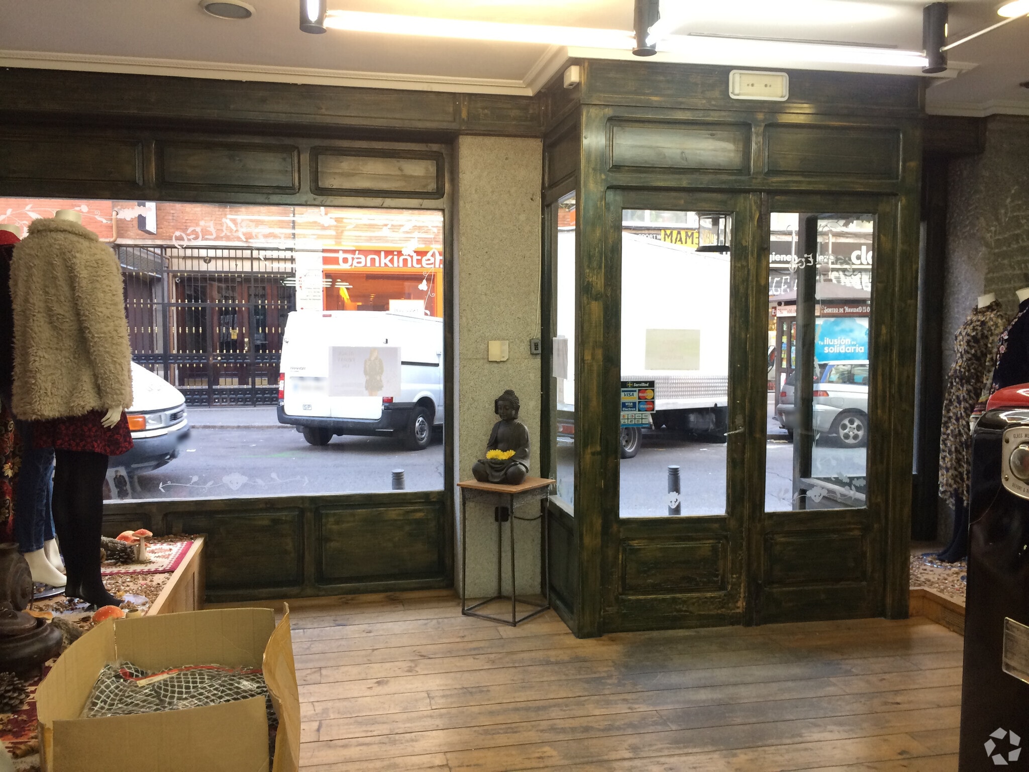 Retail in Madrid, Madrid to rent Interior Photo- Image 1 of 2