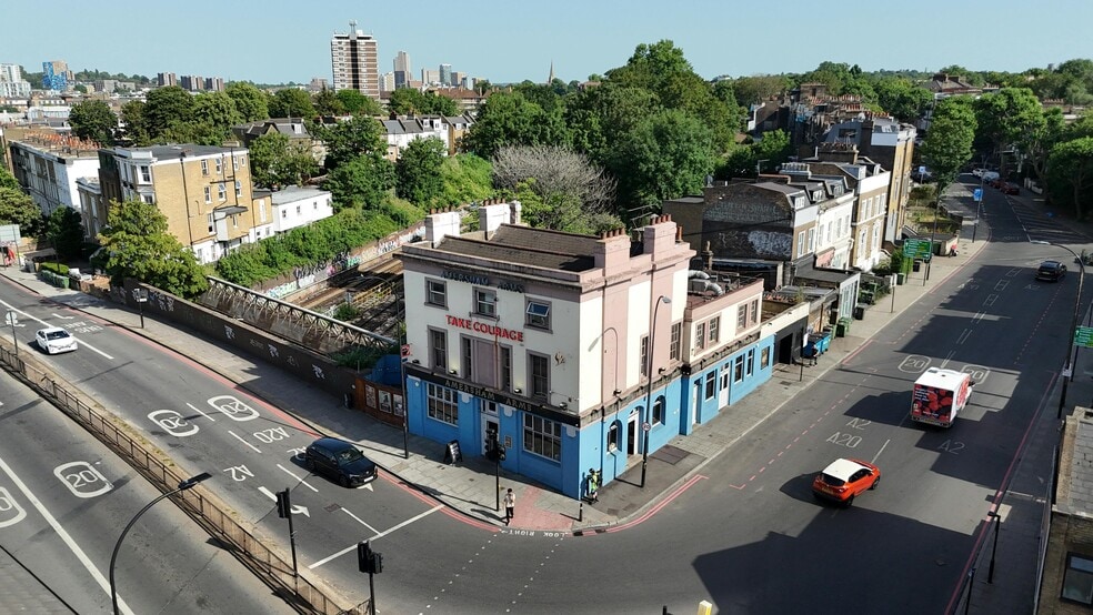 388 New Cross Rd, London to rent - Building Photo - Image 1 of 15