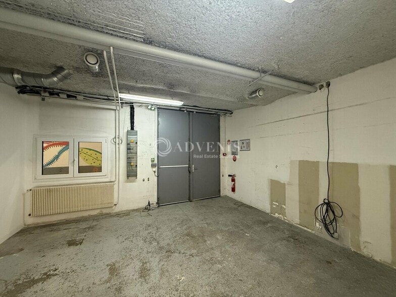 74 Rue Jean Bleuzen, Vanves to rent - Interior Photo - Image 2 of 5