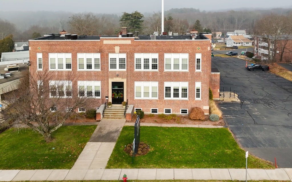 985 Farmington Ave, Bristol, CT to rent Building Photo- Image 1 of 11