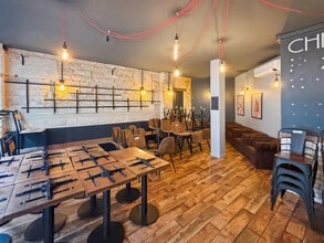 Retail in Paris to rent Building Photo- Image 2 of 4