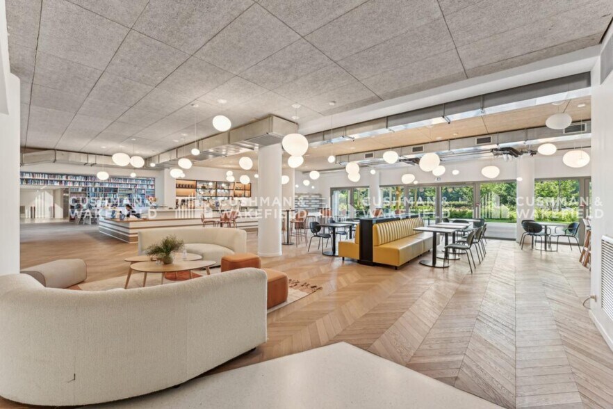 Office in Boulogne-Billancourt to rent - Building Photo - Image 3 of 12