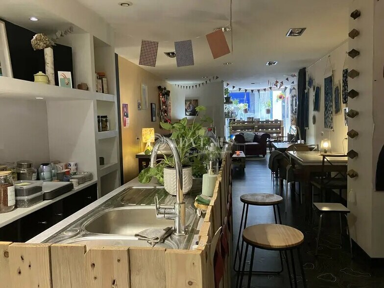 Retail in Bourges for sale - Interior Photo - Image 3 of 3