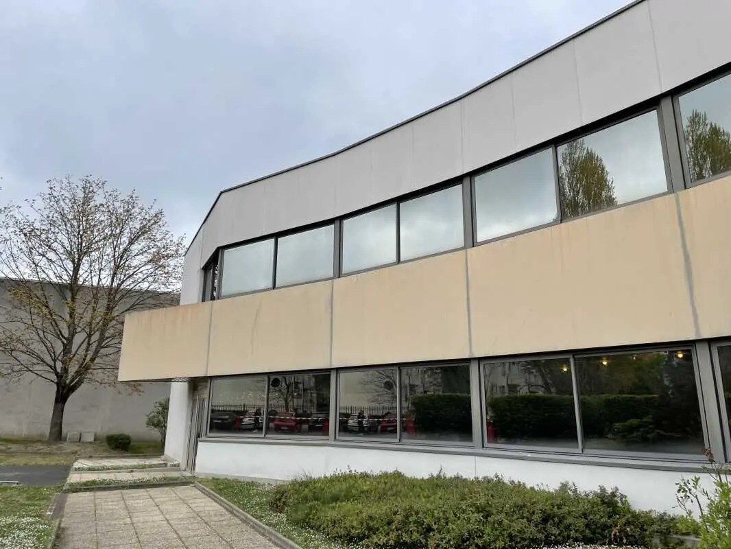 Office in Noisy-le-Sec to rent Building Photo- Image 1 of 9