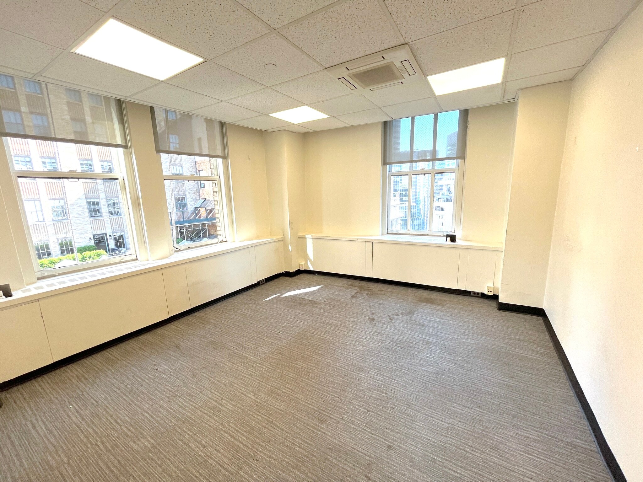 11 Hanover Sq, New York, NY to rent Interior Photo- Image 1 of 6