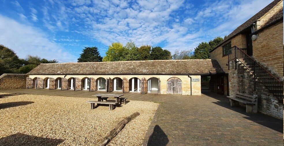 Fineshade, Corby for sale - Primary Photo - Image 1 of 1