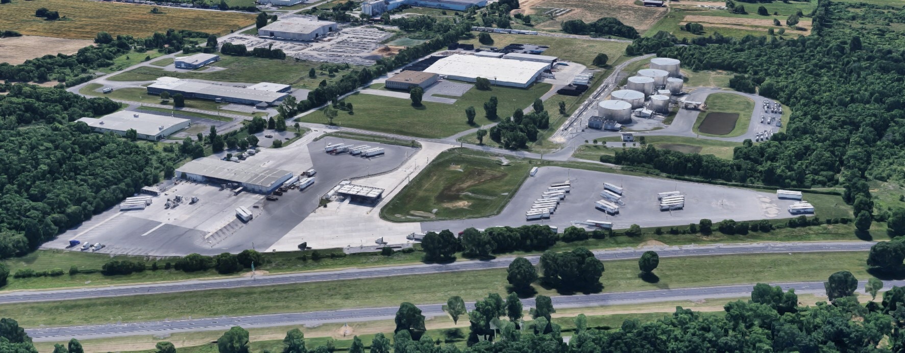 818 Corning Way, Martinsburg, WV to rent Primary Photo- Image 1 of 16