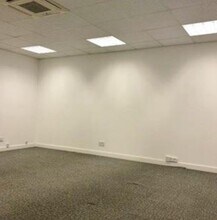 1 Roebuck Ln, Sale to rent Interior Photo- Image 2 of 4