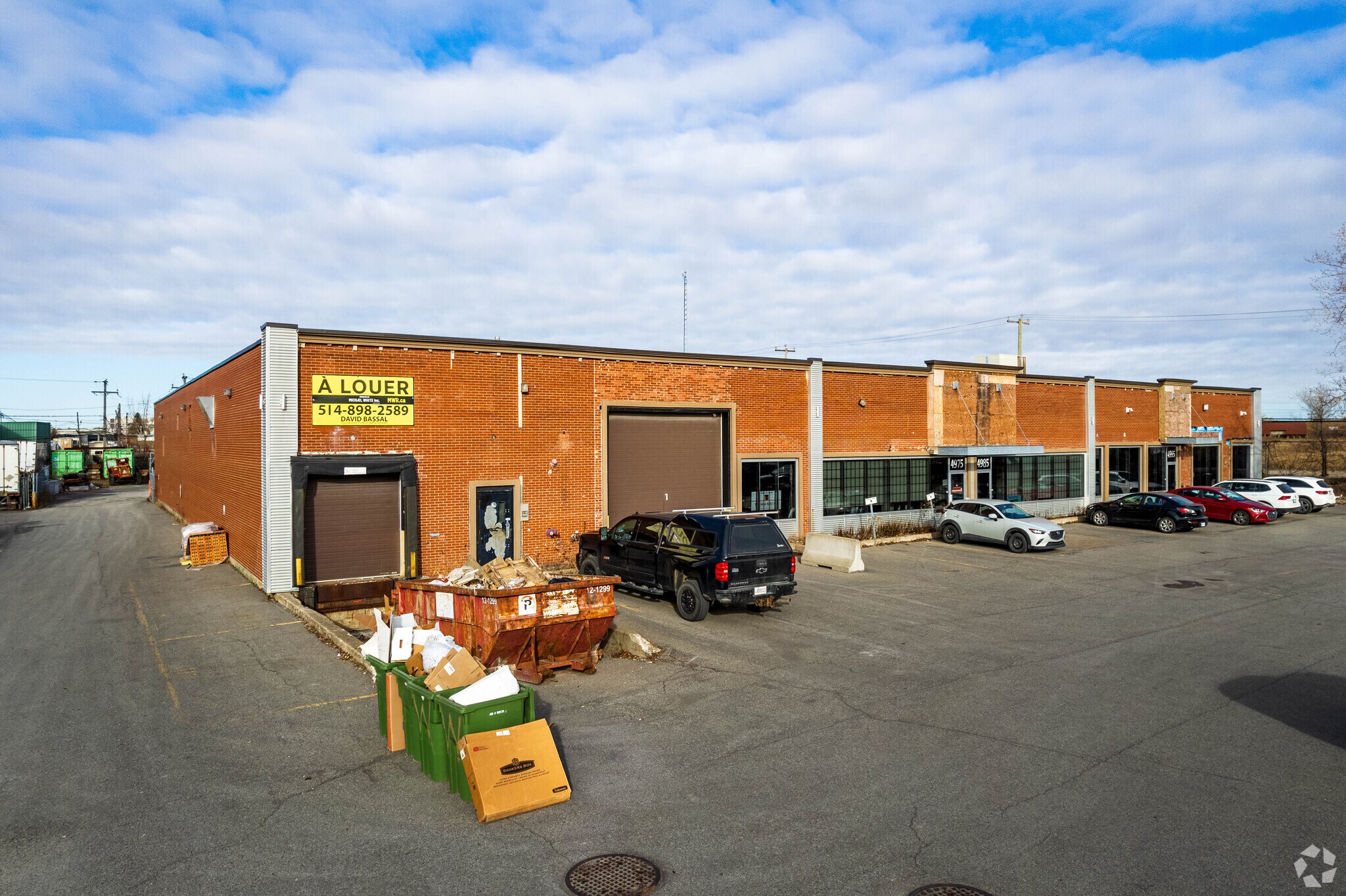 4975-4995 Rue Fisher, Montréal, QC to rent Building Photo- Image 1 of 14