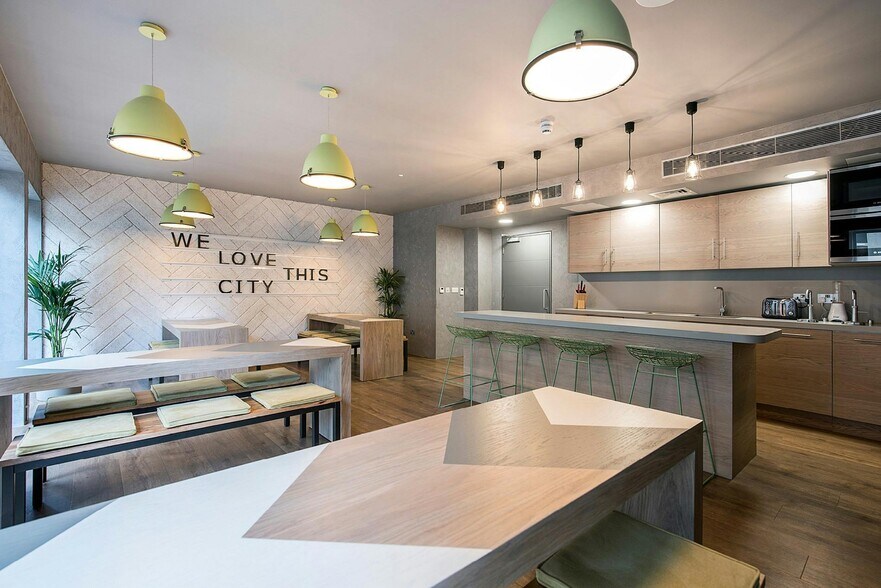 27 Bush Ln, London to rent - Interior Photo - Image 3 of 17