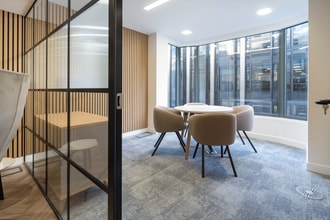 35 King St, London to rent Interior Photo- Image 1 of 6