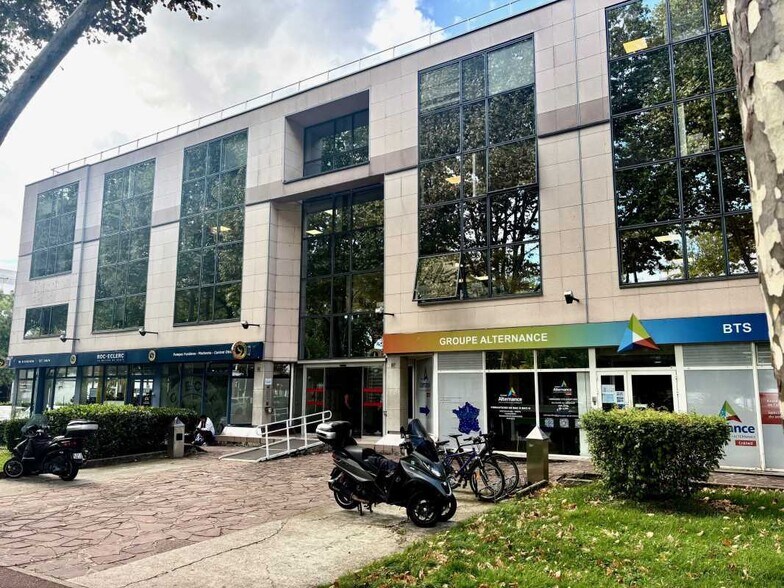 Office in Créteil to rent - Building Photo - Image 1 of 19