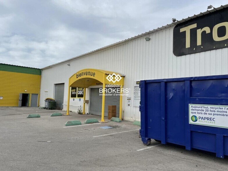 Retail in Marignane for sale - Building Photo - Image 3 of 5