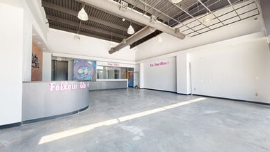 12920 University Blvd, Sugar Land, TX to rent Matterport 3D Scan- Image 1 of 4