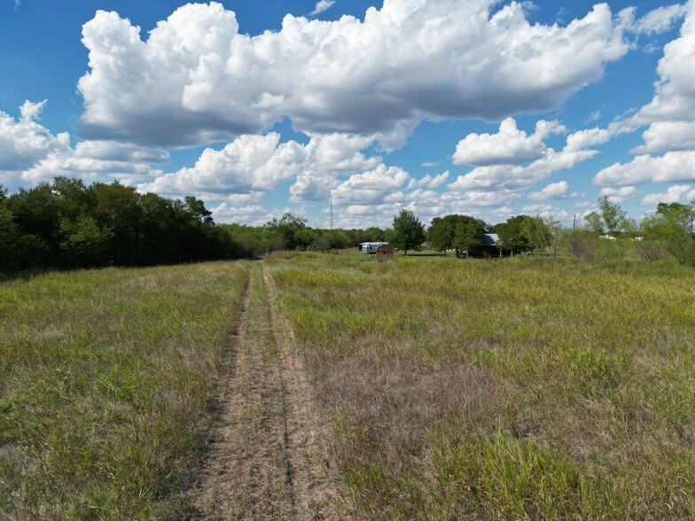 4715 Granny Dr, Del Valle, TX for sale - Building Photo - Image 3 of 4