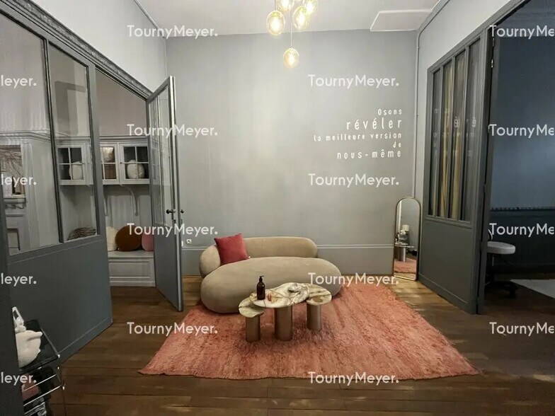 Office in Bordeaux to rent - Building Photo - Image 2 of 7