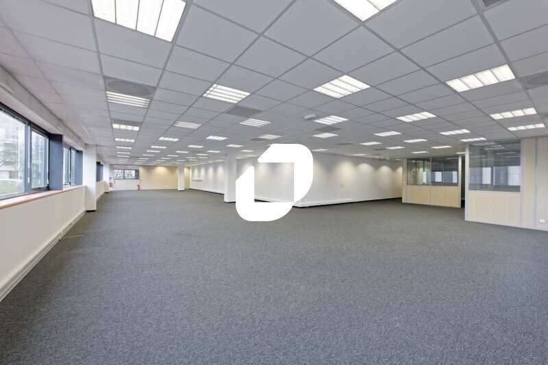 Office in Cergy to rent - Interior Photo - Image 2 of 25