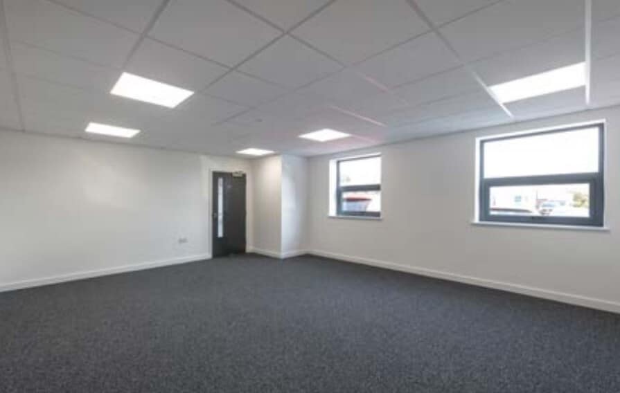 Field Way, Greenford to rent - Interior Photo - Image 2 of 2