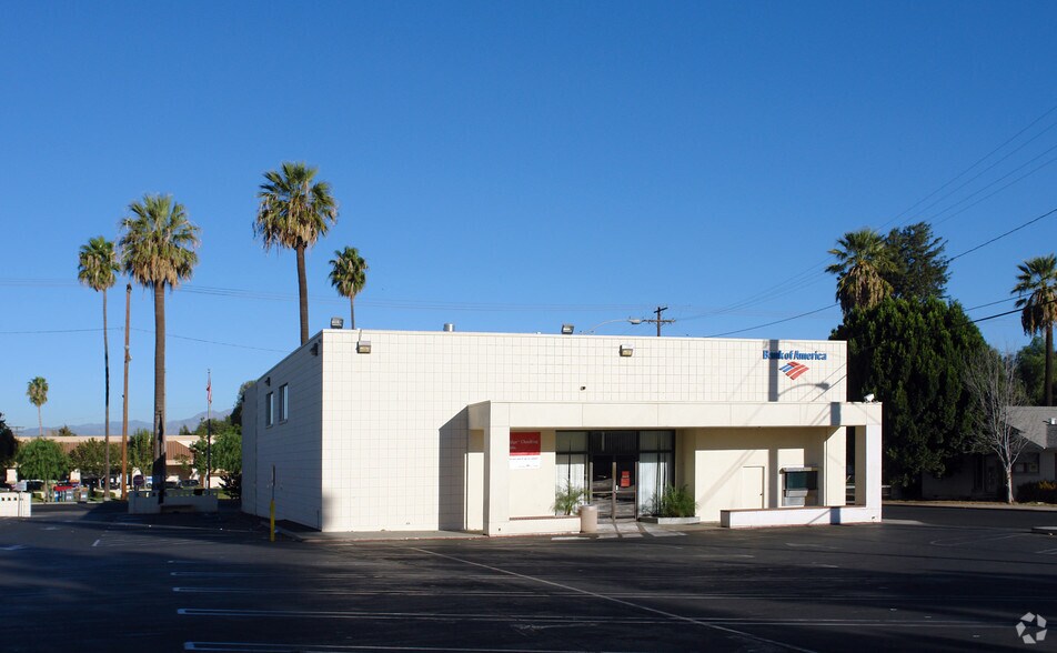 9204 Magnolia Ave, Riverside, CA for rent - Building Photo - Image 3 of 4