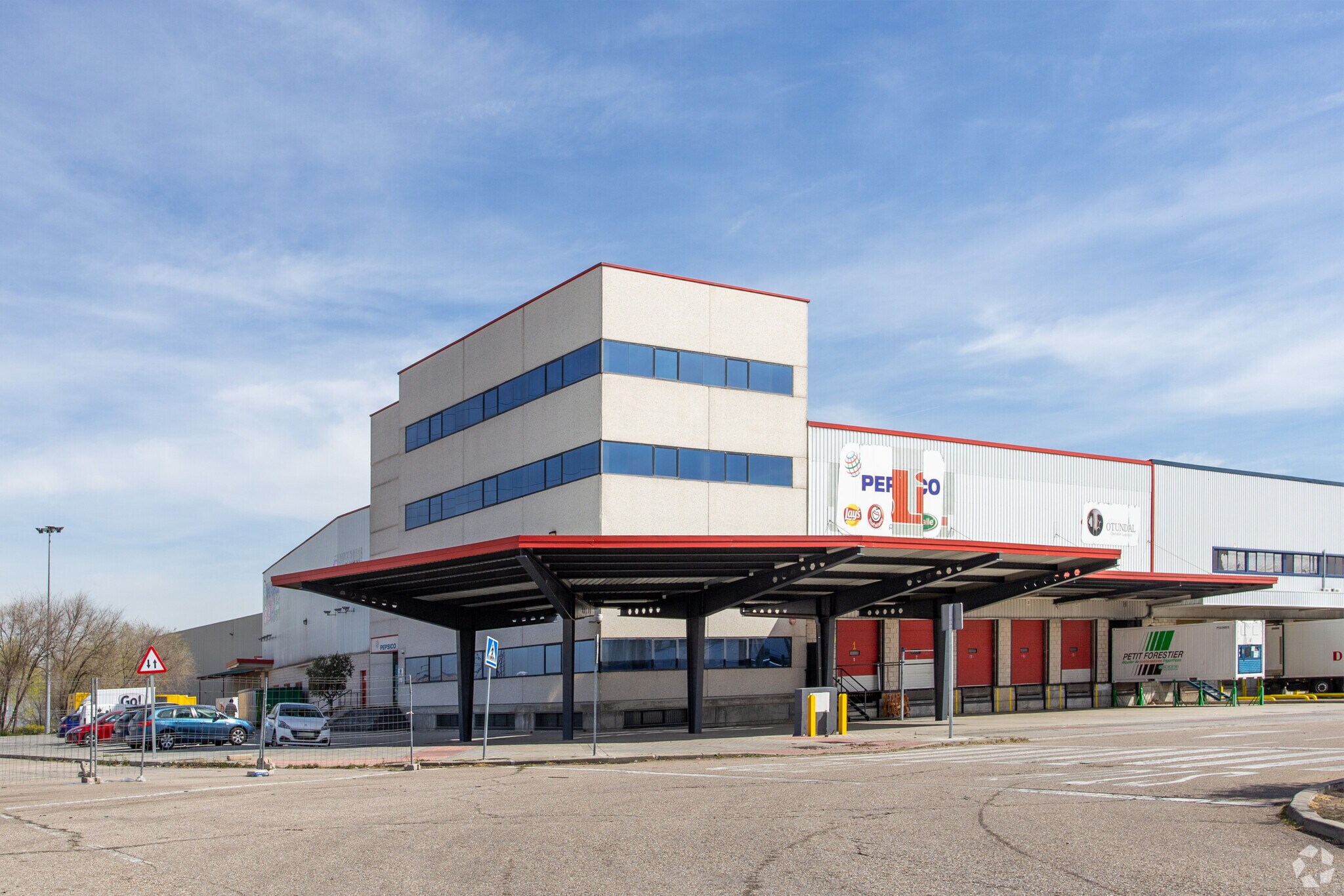 Calle Suecia, 7, Coslada, Madrid to rent Primary Photo- Image 1 of 4