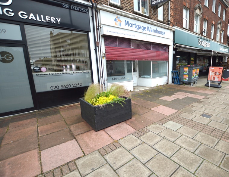 311 Upper Elmers End Rd, Beckenham to rent - Building Photo - Image 2 of 8