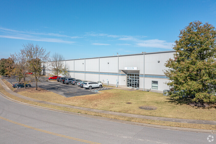 740-760 Hickory Industrial Dr, Old Hickory, TN for rent - Primary Photo - Image 1 of 4