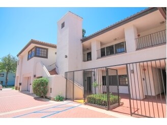 1611 E 4th St, Santa Ana, CA for rent - Building Photo - Image 1 of 10