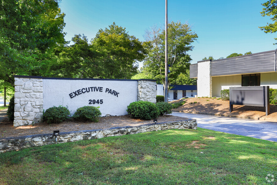 2945 Stone Hogan Connector Rd, Atlanta, GA for rent - Building Photo - Image 3 of 5