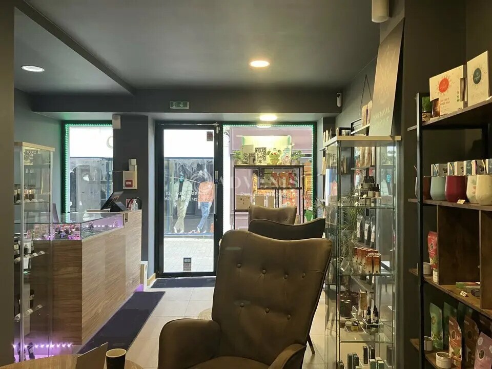 Vente Commerce 76 m² - Photo 1