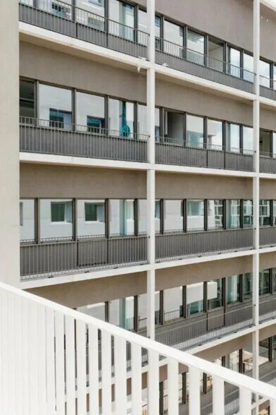 Office in Lyon for sale - Building Photo - Image 2 of 7